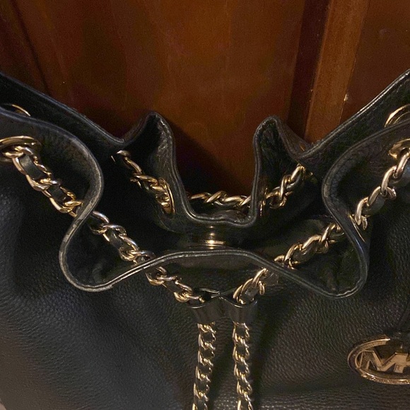 Michael Kors black and gold bag - Picture 3 of 9